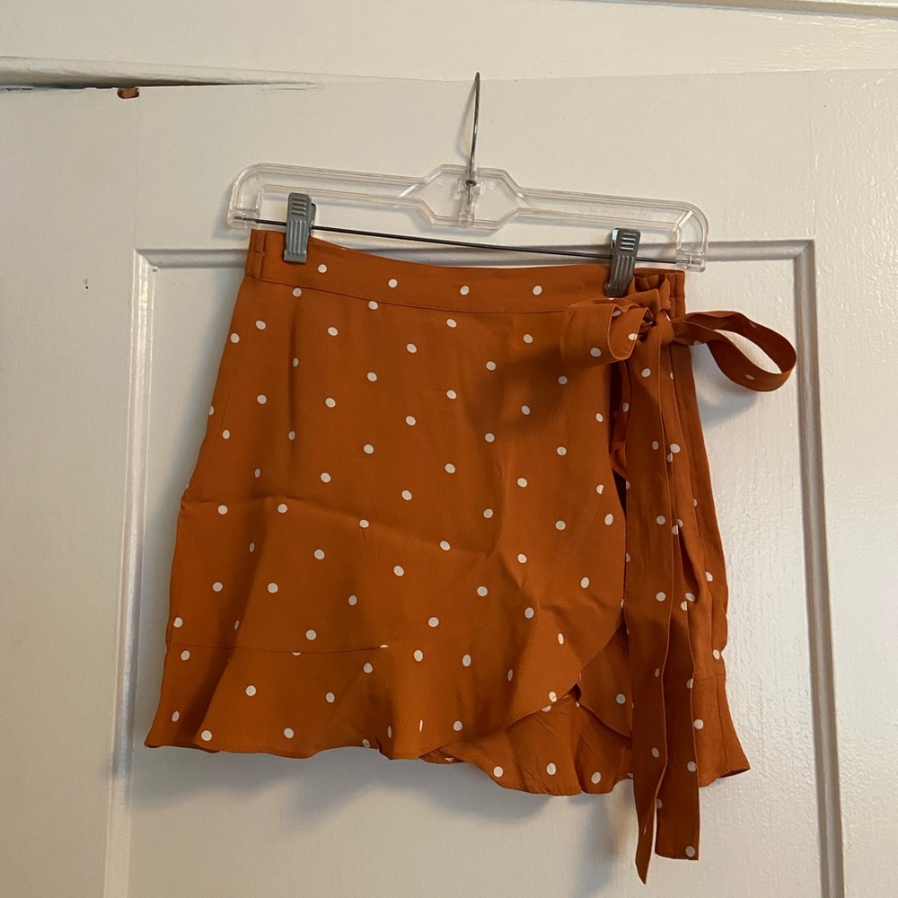 For love and lemons  Natalia polka dot skort 🧡🤍
